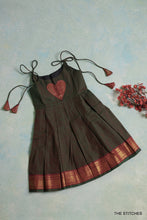 Load image into Gallery viewer, MANGALAGIRI FROCK - GREEN