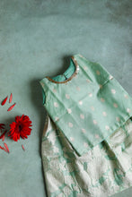 Load image into Gallery viewer, Sapna Mini- Light Olive green Sikt Set