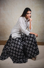 Load image into Gallery viewer, Aine - Black Set