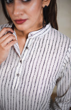 Load image into Gallery viewer, Aine - Black Set