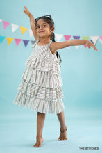 Load image into Gallery viewer, Snow white