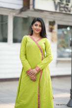 Load image into Gallery viewer, MANGALAGIRI - LIGHT GREEN