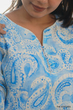 Load image into Gallery viewer, Paisley print Semi Linen (Blue) (L Available)
