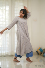 Load image into Gallery viewer, Willow (XL Available)