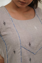 Load image into Gallery viewer, Willow (XL Available)