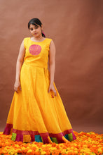 Load image into Gallery viewer, SUNGUDI - MANJAL Skirt & Crop Top (M Available)