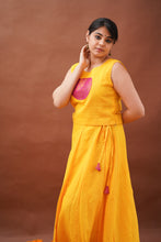 Load image into Gallery viewer, SUNGUDI - MANJAL Skirt & Crop Top (M Available)