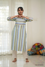 Load image into Gallery viewer, JANVI KURTI