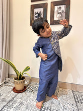 Load image into Gallery viewer, BATIK BOYS - BLUE TANG