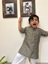 Load image into Gallery viewer, Druv Kurta - Grey