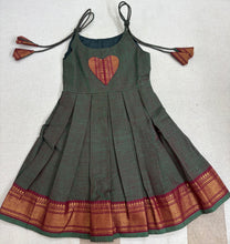 Load image into Gallery viewer, MANGALAGIRI FROCK - GREEN