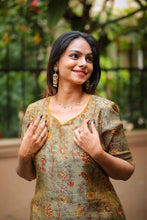 Load image into Gallery viewer, DHANYA YELLOW SET