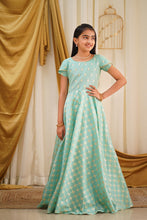 Load image into Gallery viewer, Sara Mini