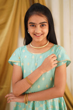 Load image into Gallery viewer, Sara Mini