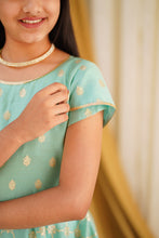 Load image into Gallery viewer, Sara Mini