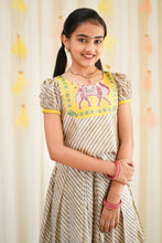Load image into Gallery viewer, Raadhya Mini - Yellow