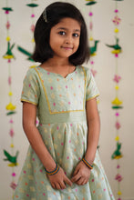 Load image into Gallery viewer, Harsha Mini - Pista