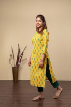 Load image into Gallery viewer, Yellow Ikat Set
