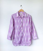 Load image into Gallery viewer, Purple ikat - SHIRT (M,XL Available)
