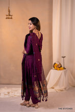 Load image into Gallery viewer, AMAIRA PURPLE SET with DUPATTA
