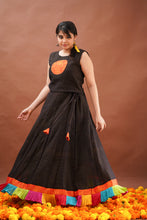 Load image into Gallery viewer, SUNGUDI - BLACK Skirt &amp; Crop Top
