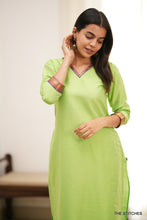 Load image into Gallery viewer, AAROHI - GREEN SET
