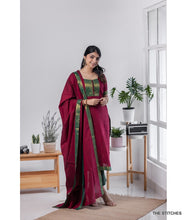 Load image into Gallery viewer, MANGALAGIRI KURTI with DUPATTA - MAROON
