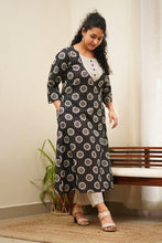 Load image into Gallery viewer, MYRA - KURTI ONLY
